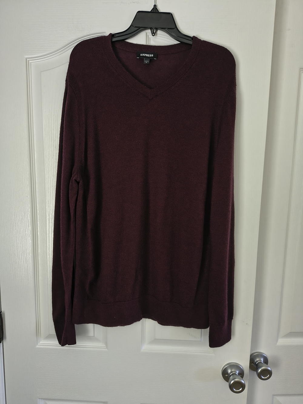 Express Men's 100% Merino Wool V-Neck Sweater in Burgundy